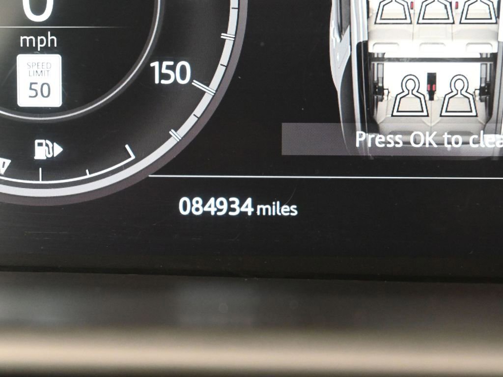 Used 2018 Land Rover Discovery HSE image 13