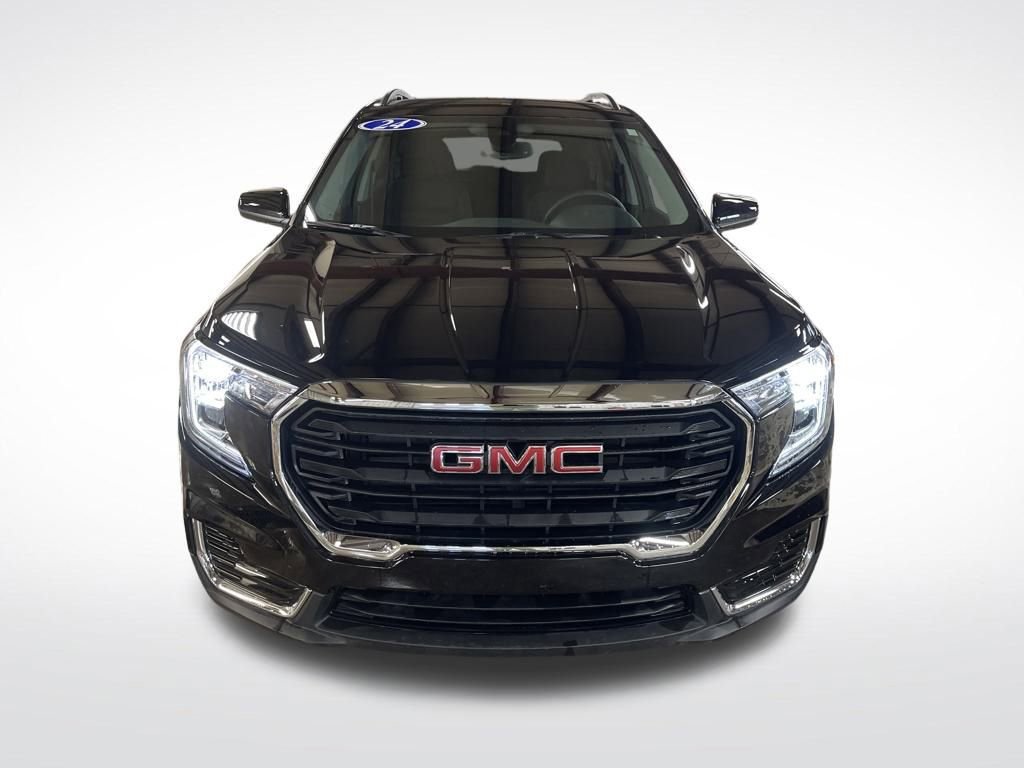 Certified 2024 GMC Terrain SLE w/ Driver Convenience Package image 9