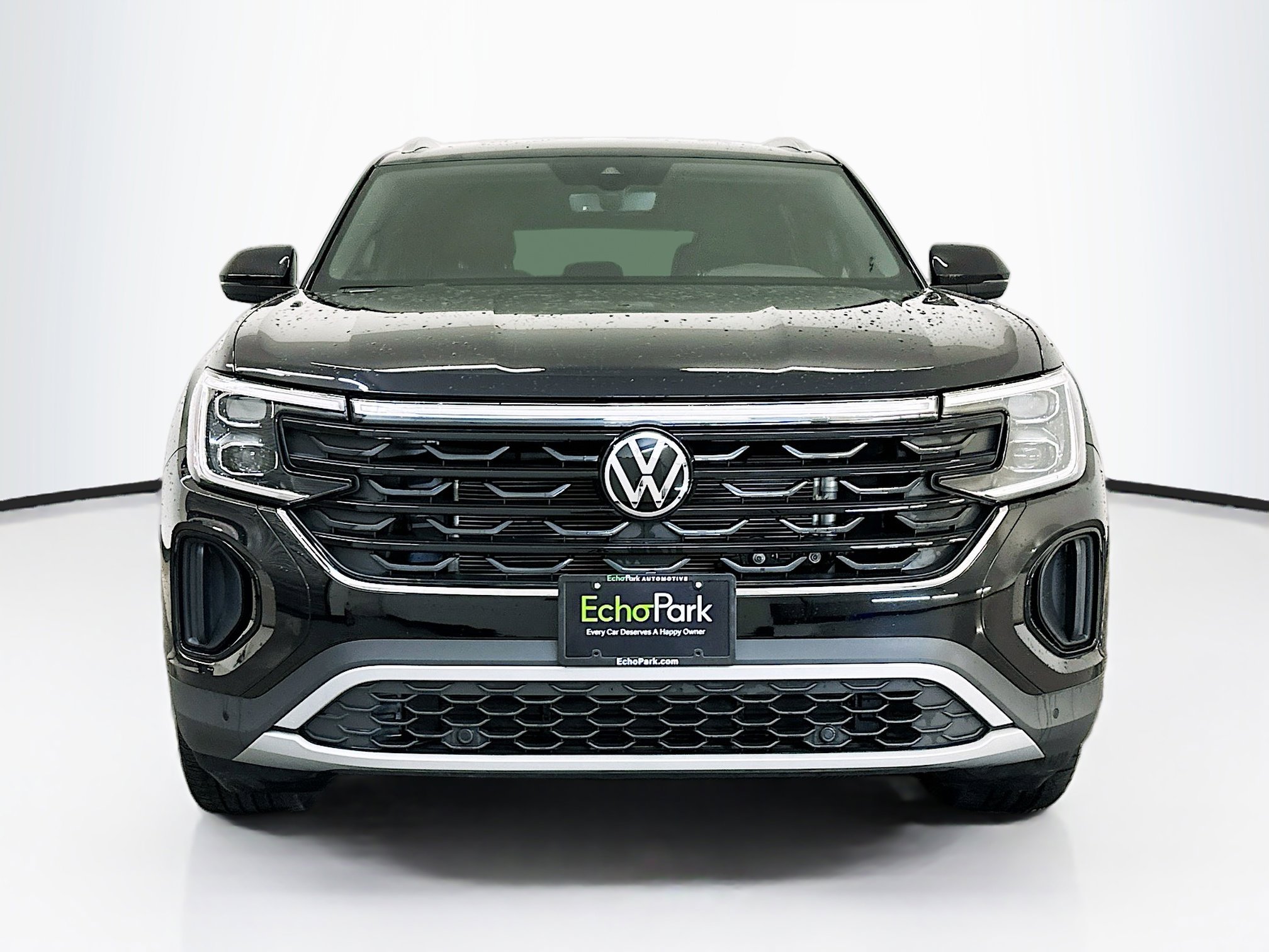 Used 2024 Volkswagen Atlas Cross Sport SE image 2