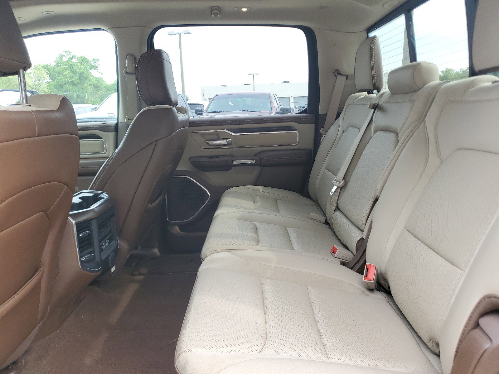 Used 2021 RAM 1500 Laramie AWD/4WD image 9