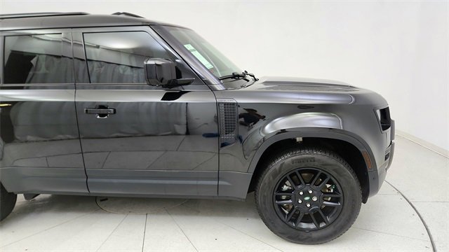 Used 2024 Land Rover Defender 110 S image 7