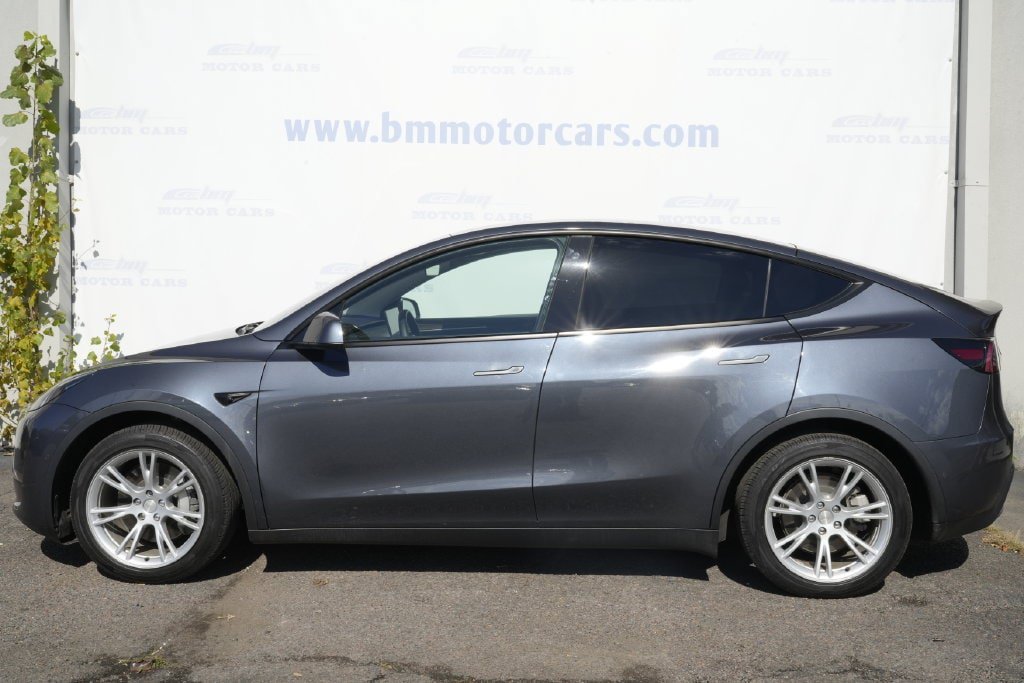 Used 2022 Tesla Model Y Long Range AWD/4WD image 8