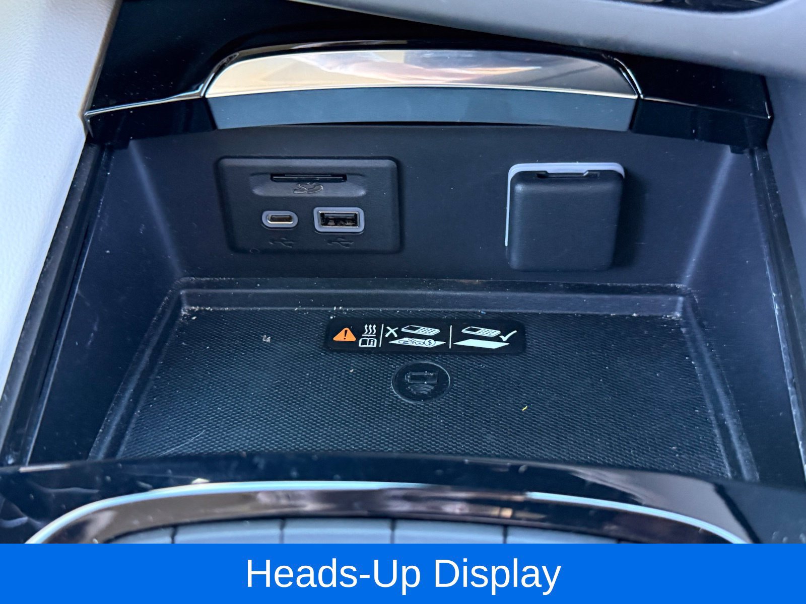 Used 2023 Buick Envision Avenir AWD/4WD image 32