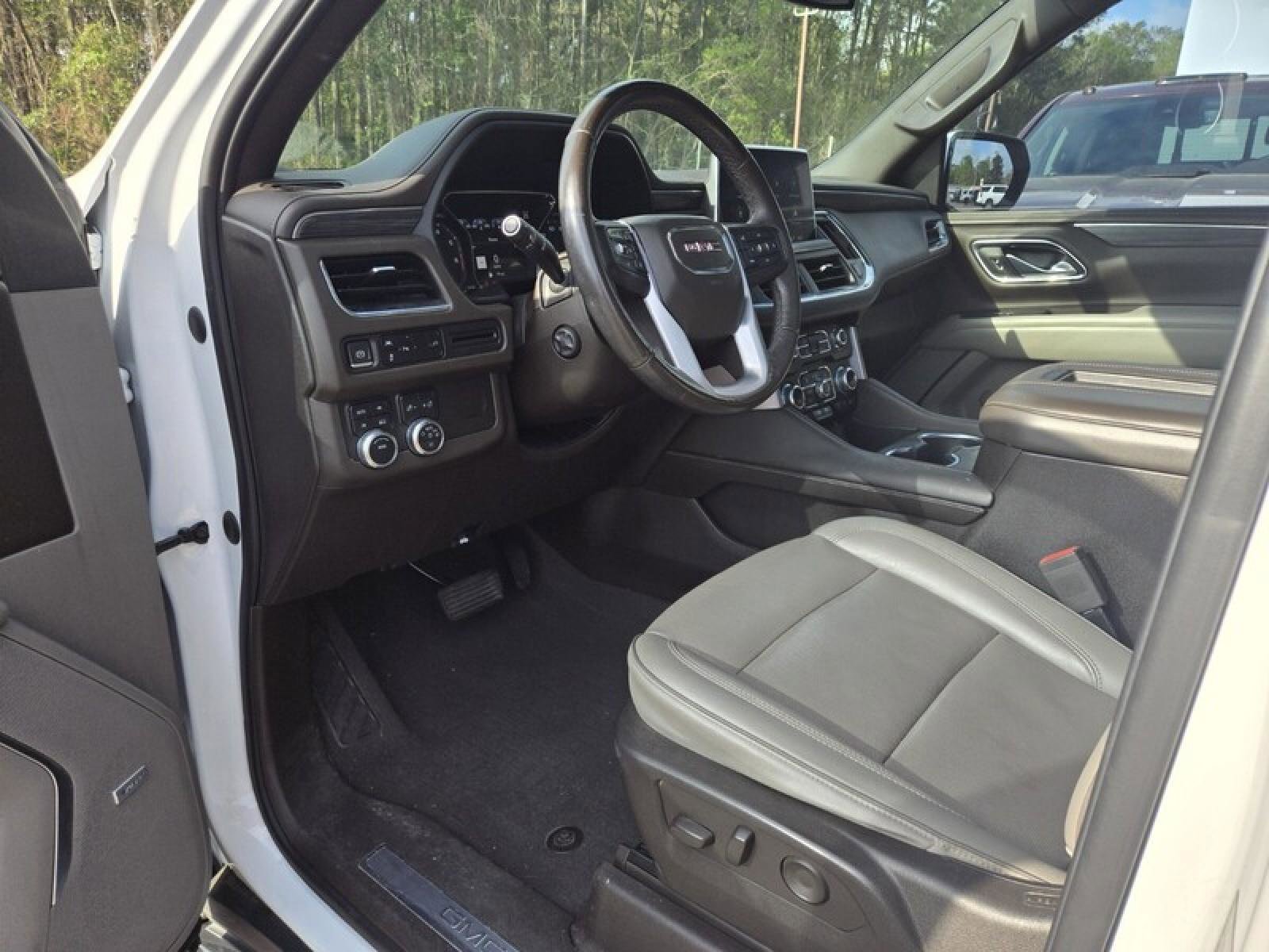 Used 2021 GMC Yukon XL SLT w/ SLT Premium Package image 20