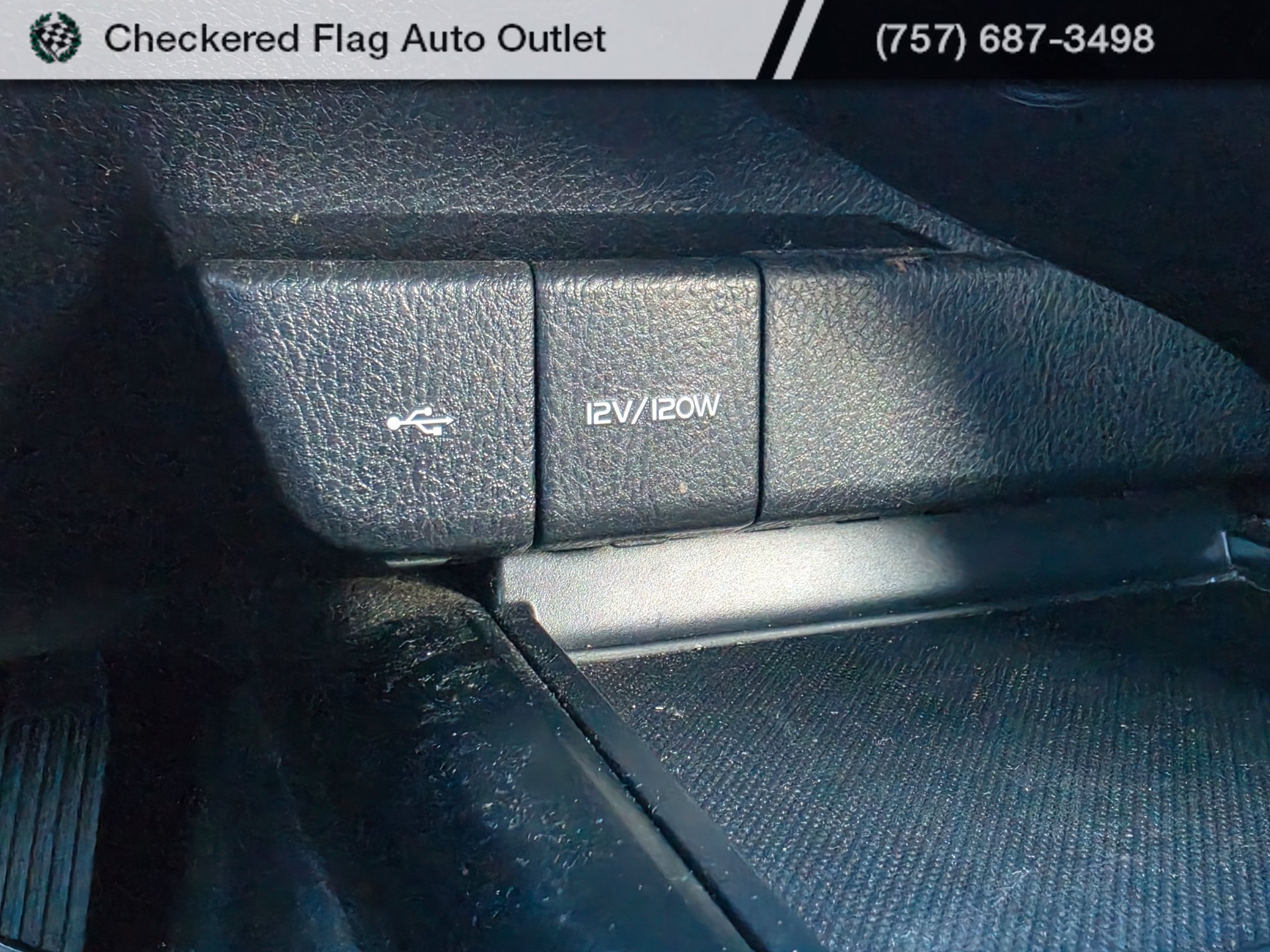 Used 2020 Toyota Camry LE FWD image 17