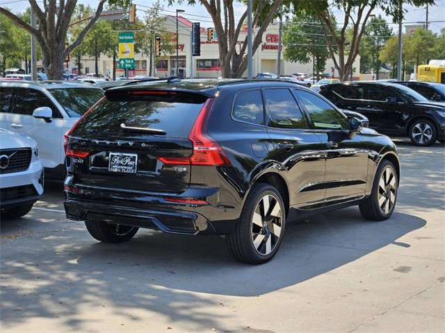 Certified 2025 Volvo XC60 T8 Plus w/ Protection Package Premier image 9