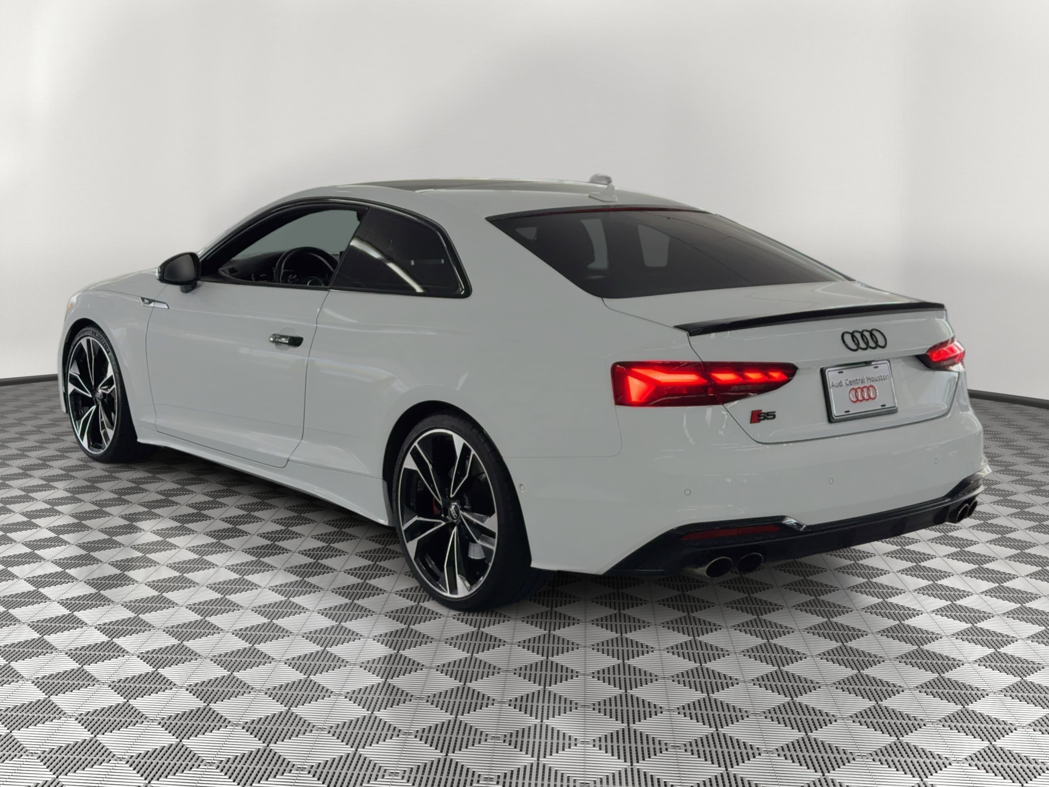 Used 2020 Audi S5 Prestige w/ S Sport Package AWD/4WD image 3