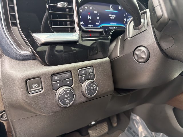 Used 2022 Chevrolet Silverado 1500 High Country w/ Z71 Off-Road Package AWD/4WD image 14