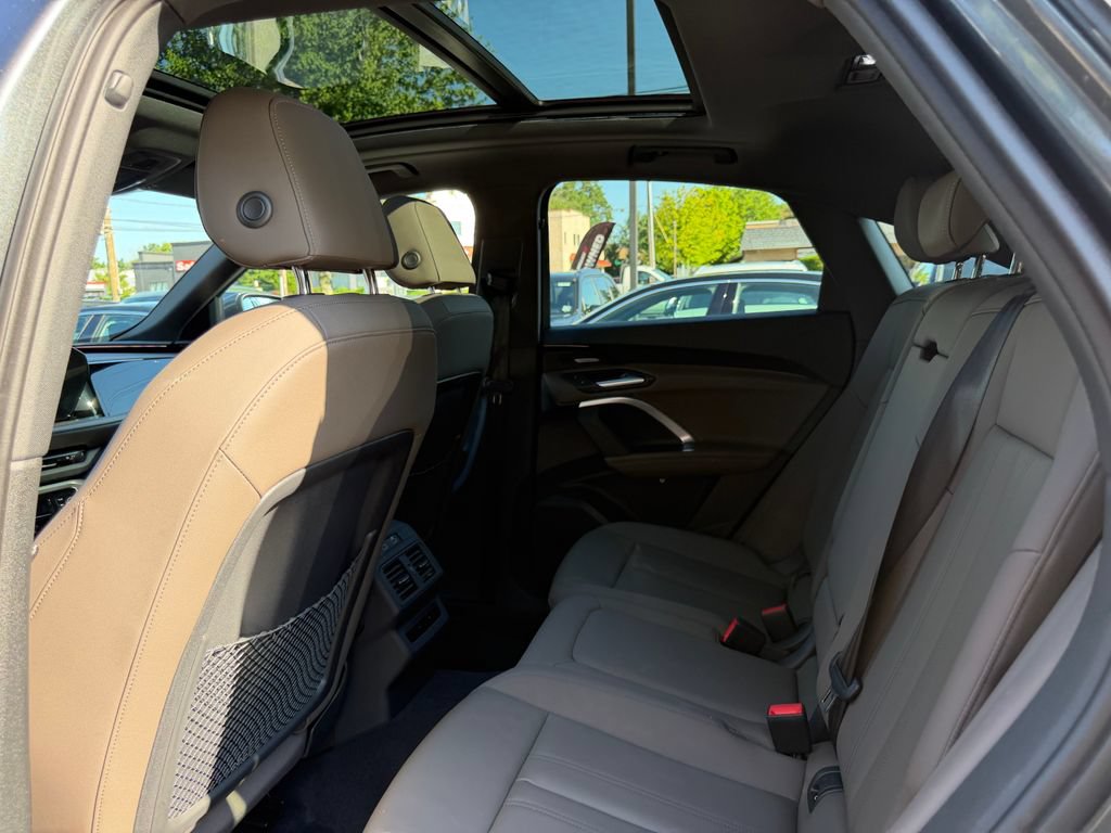 Used 2025 Audi Q5 Premium Plus w/ Premium Plus AWD/4WD image 28