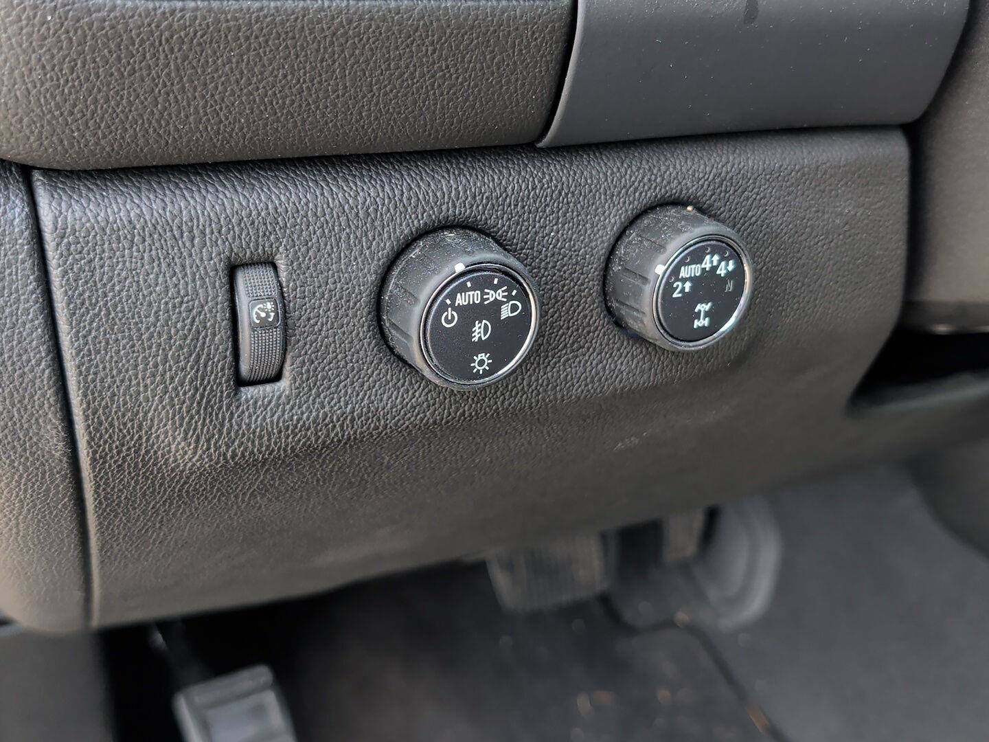 Used 2021 GMC Canyon AT4 w/ Driver Alert Package AWD/4WD image 13