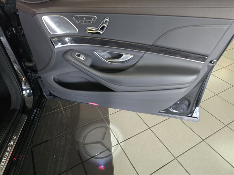 Used 2020 Mercedes-Benz S 560 4MATIC Sedan image 16
