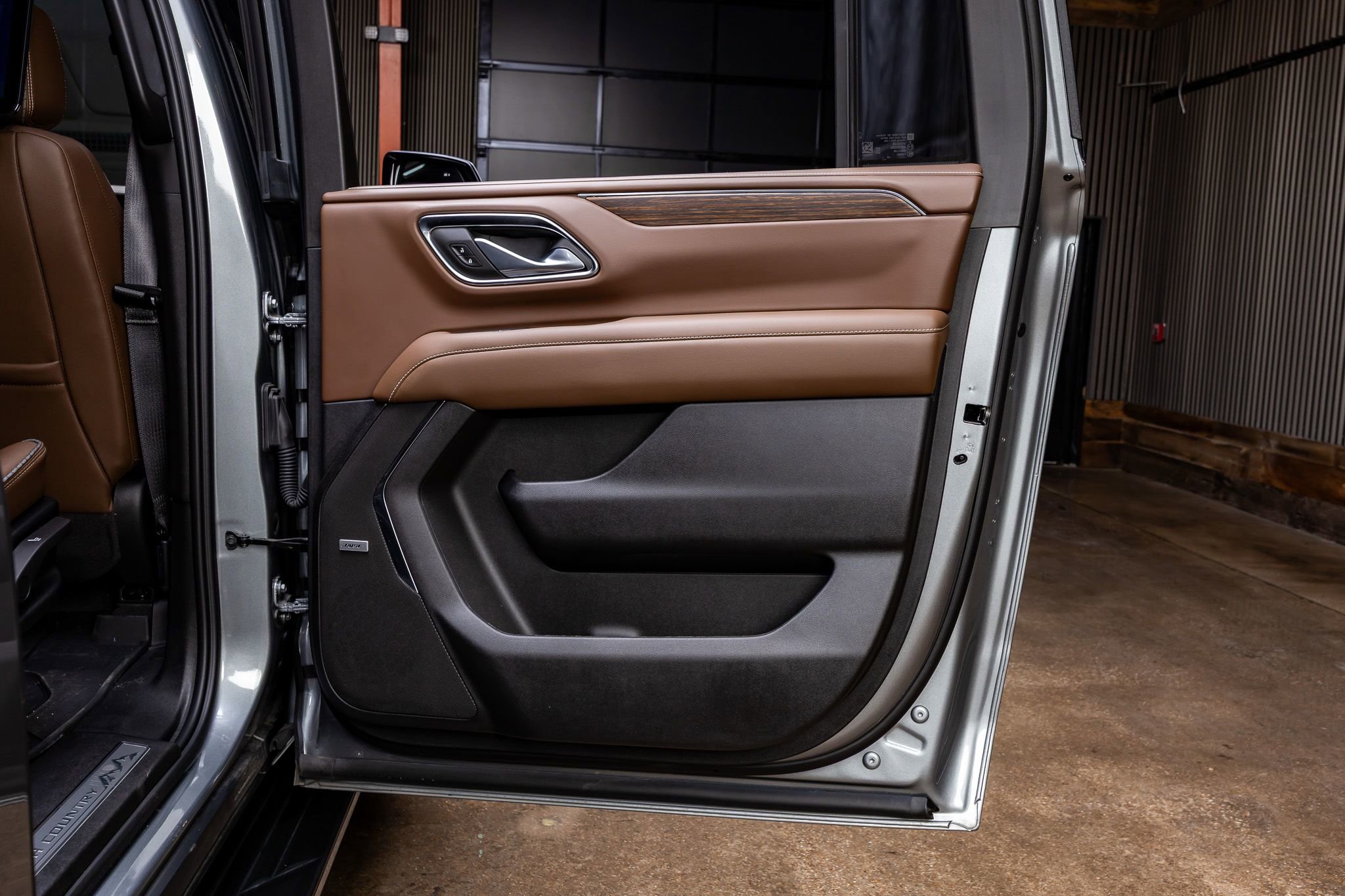 Used 2024 Chevrolet Suburban High Country w/ Advanced Technology Package AWD/4WD image 42