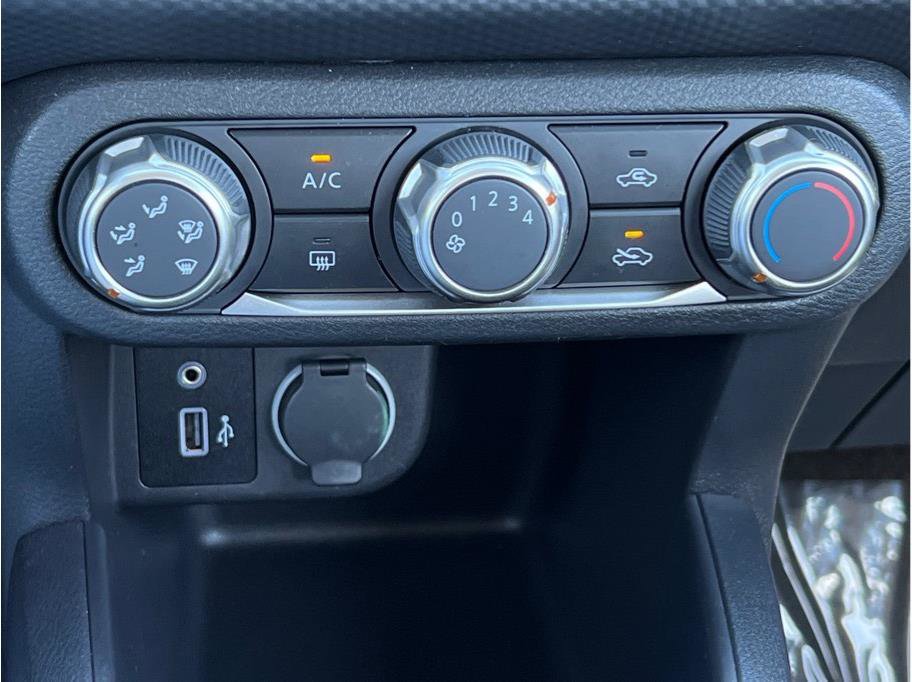 Used 2024 Nissan Kicks S image 14