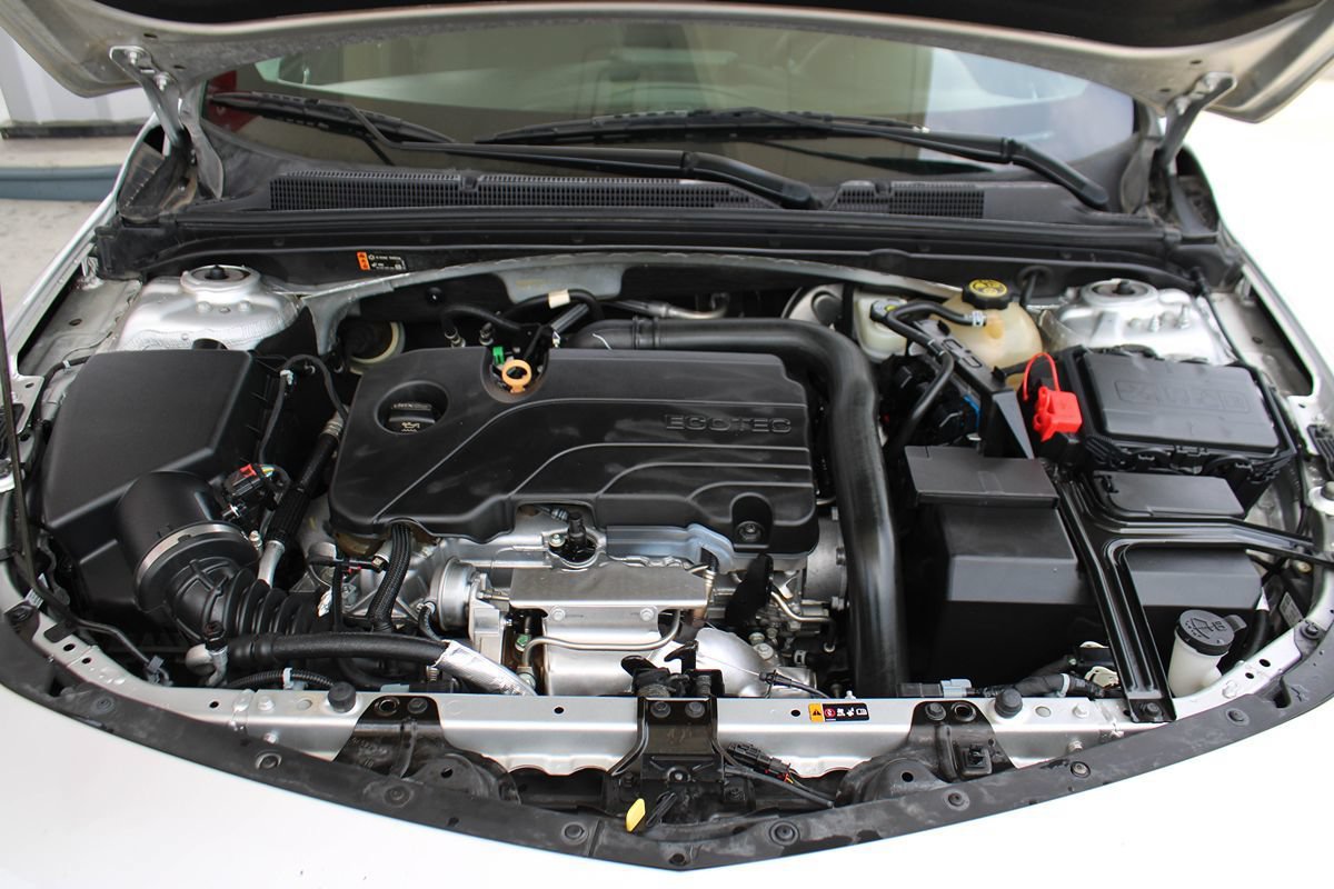 Used 2020 Chevrolet Malibu LT FWD image 38