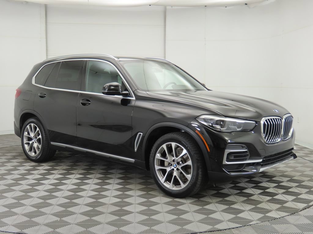 Used 2022 BMW X5 xDrive40i w/ Parking Assistance Package image 3