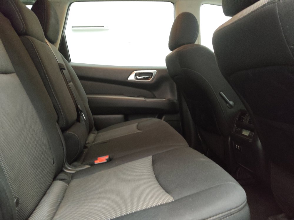 Used 2019 Nissan Pathfinder S FWD image 19