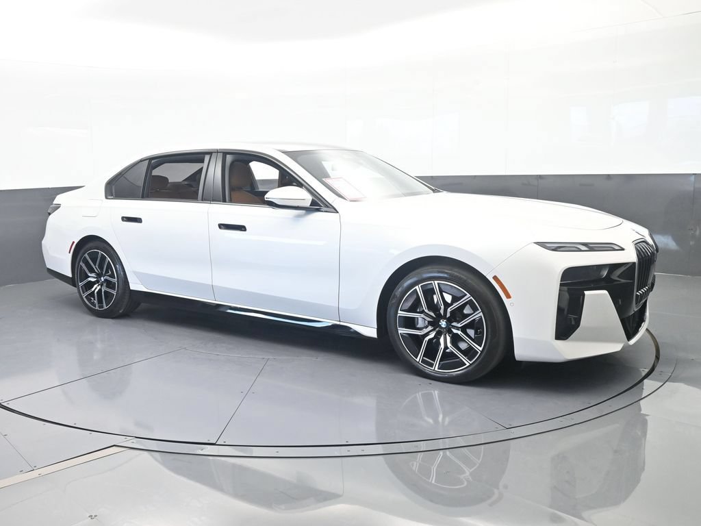 Used 2025 BMW 740i xDrive AWD/4WD image 8