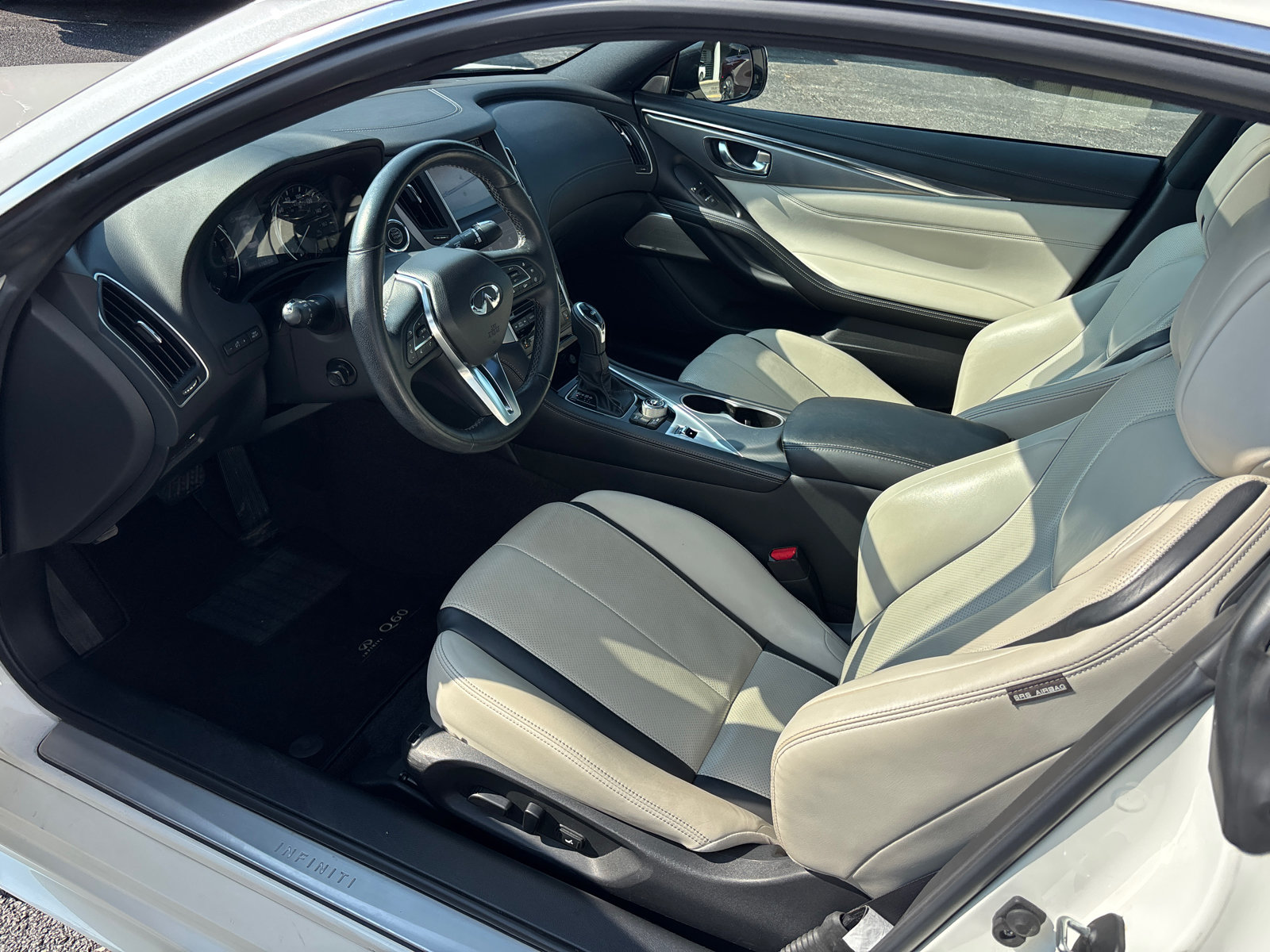 Used 2021 INFINITI Q60 3.0t Luxe w/ Essential Package AWD/4WD image 24