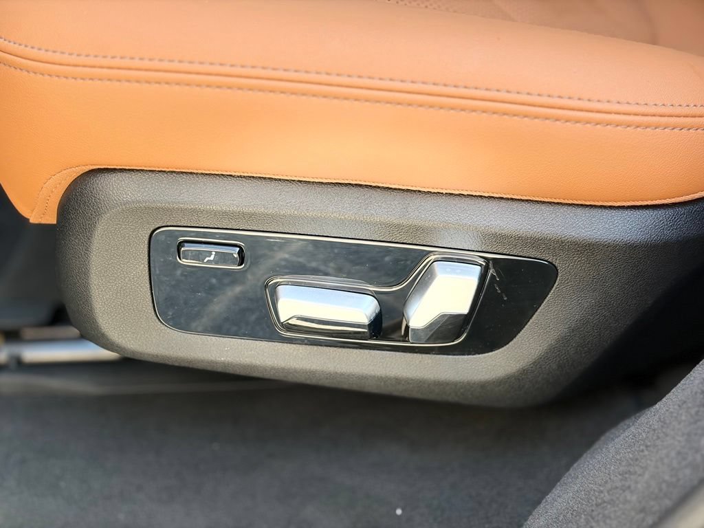Certified 2024 BMW X7 xDrive40i w/ Executive Package AWD/4WD image 25