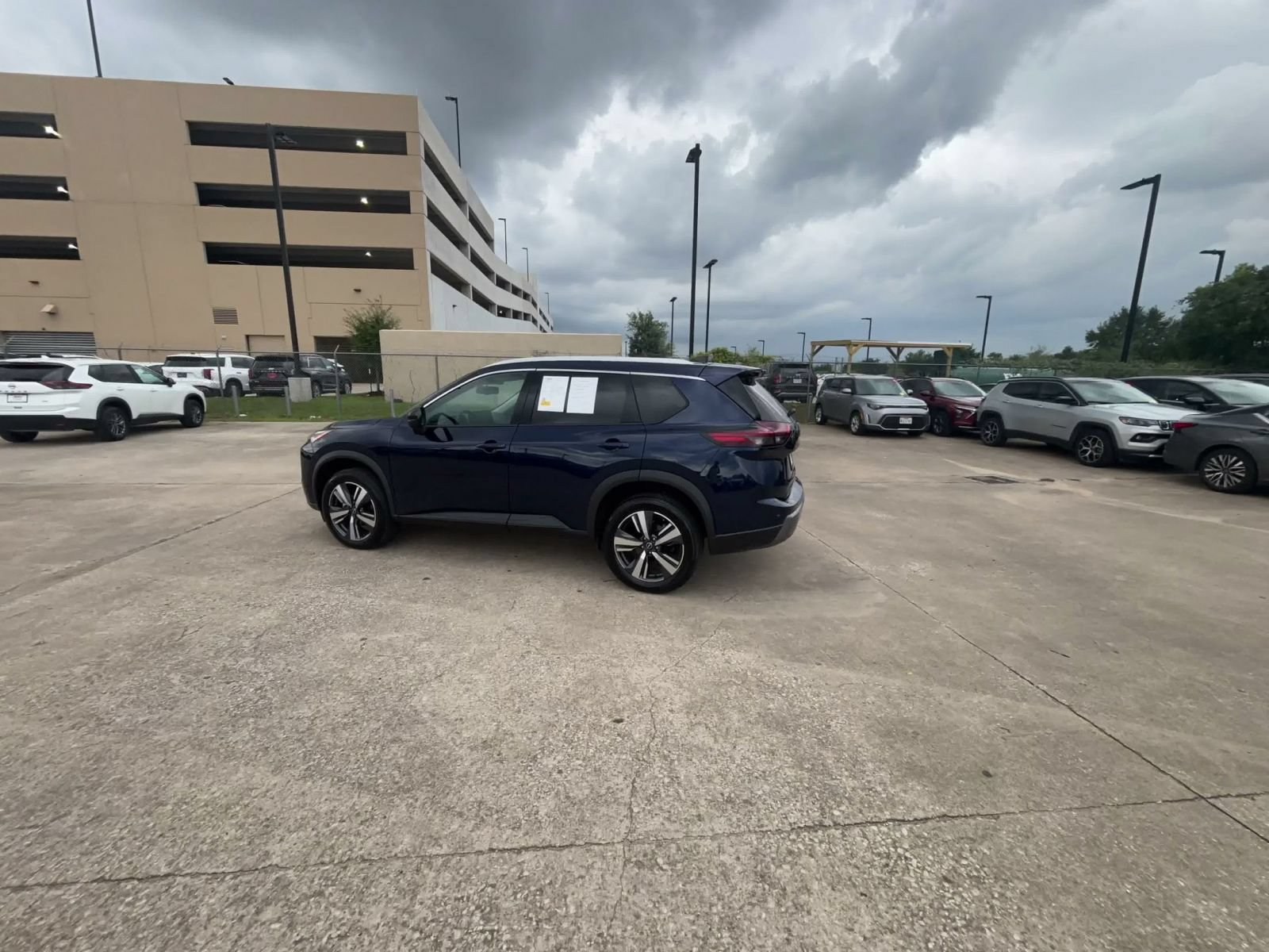 Used 2026 Nissan Rogue SL FWD image 9