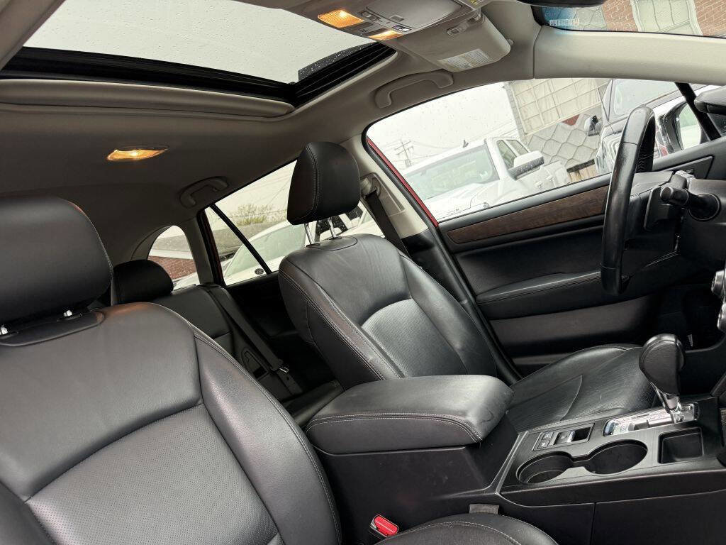 Used 2016 Subaru Outback 3.6R Limited image 17