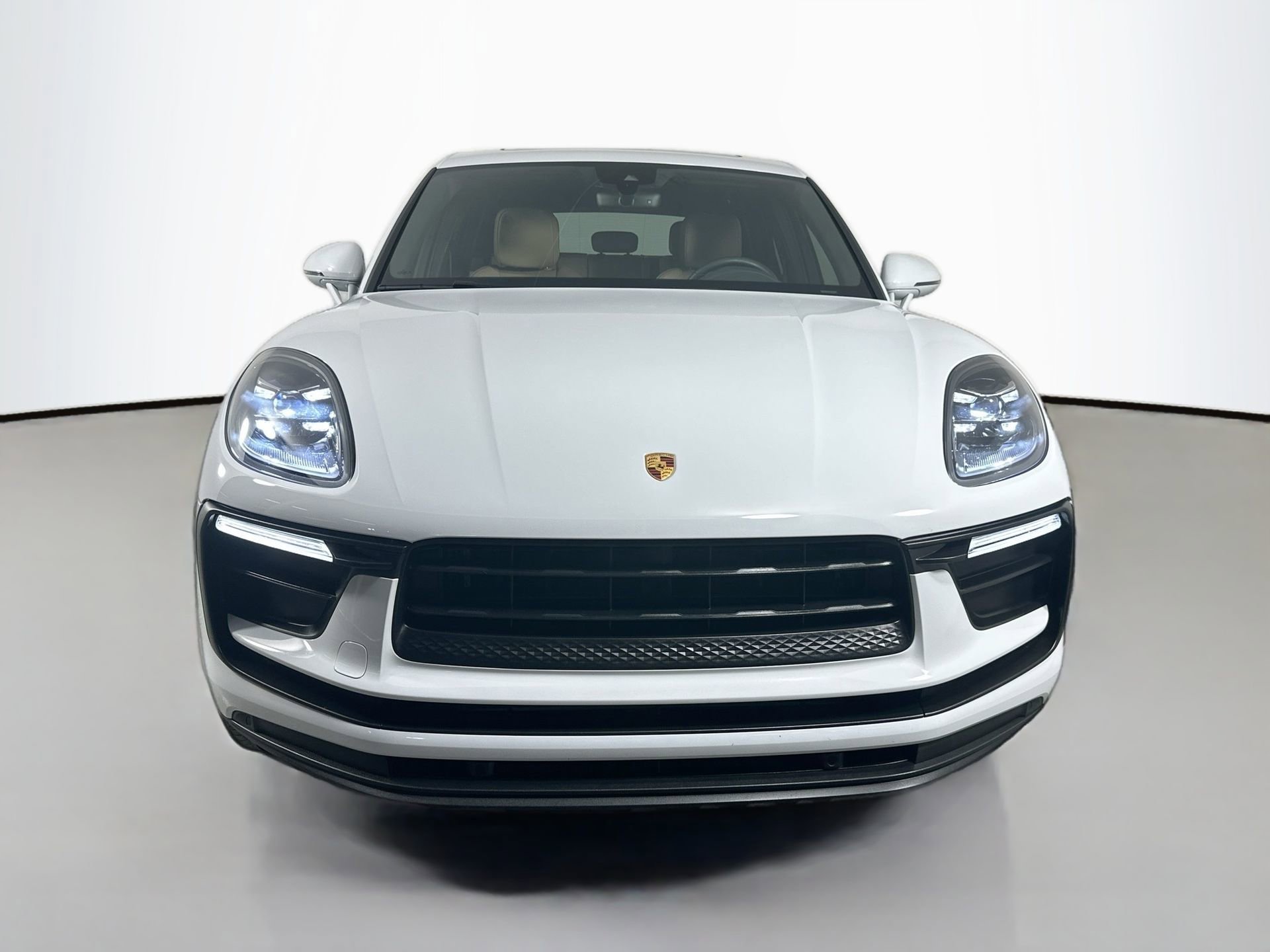 Certified 2022 Porsche Macan image 10