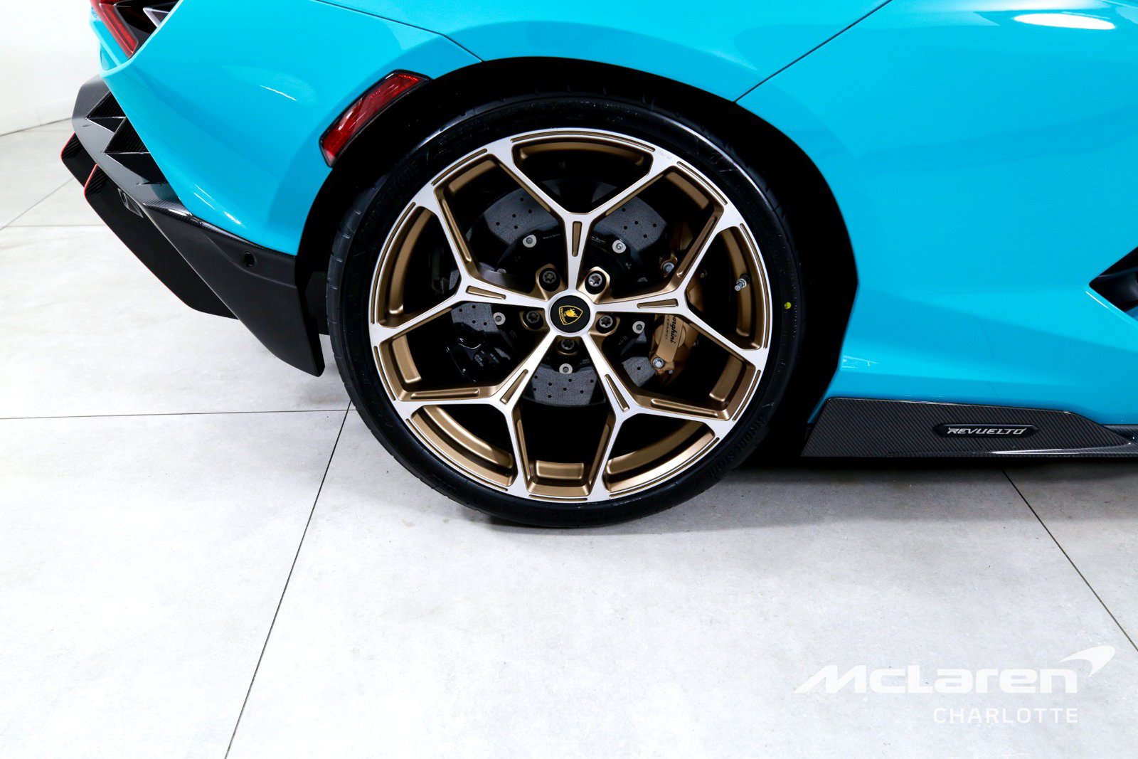 Used 2025 Lamborghini Revuelto AWD/4WD image 28