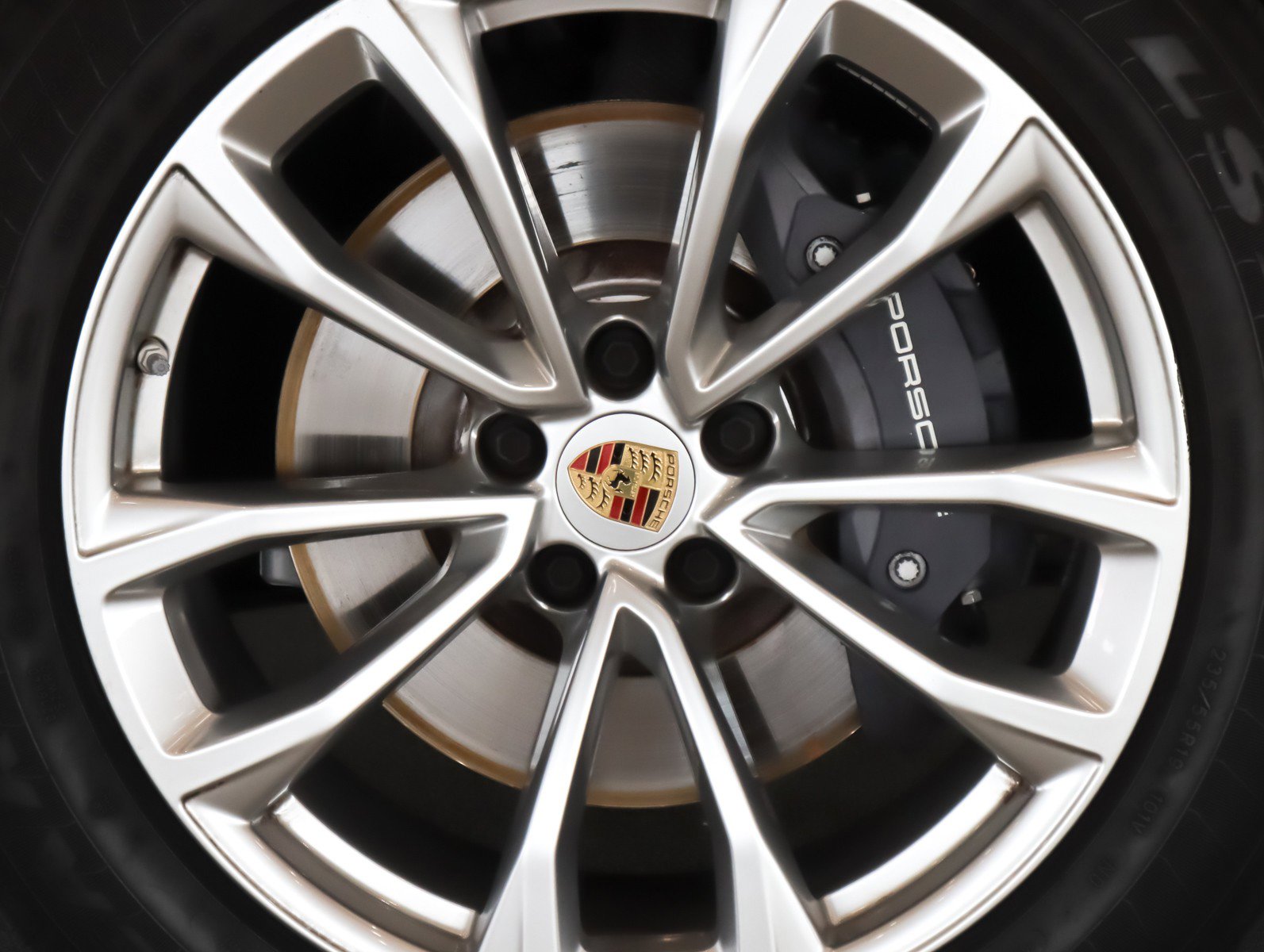 Certified 2024 Porsche Macan AWD/4WD image 28