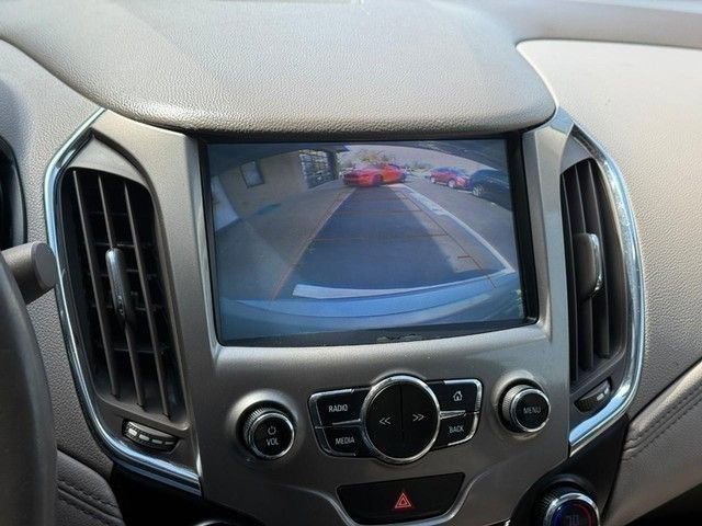 Used 2018 Chevrolet Cruze Premier image 24