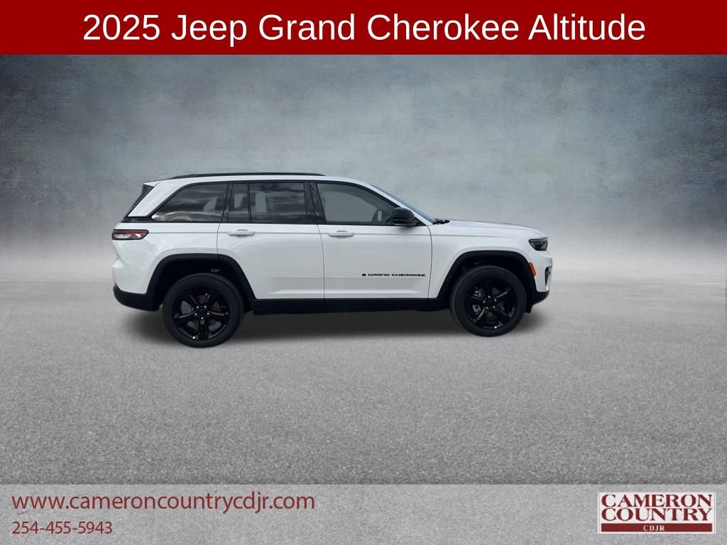 New 2025 Jeep Grand Cherokee Altitude AWD/4WD image 2