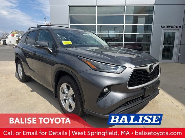 Used 2023 Toyota Highlander LE AWD/4WD image 1