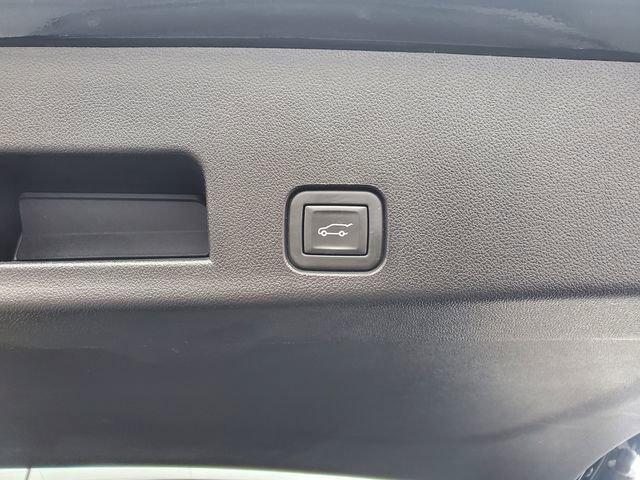 Used 2024 Chevrolet Traverse LT w/ LPO, Floor Liner Package image 12