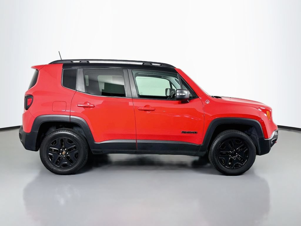 Used 2018 Jeep Renegade Trailhawk AWD/4WD image 8