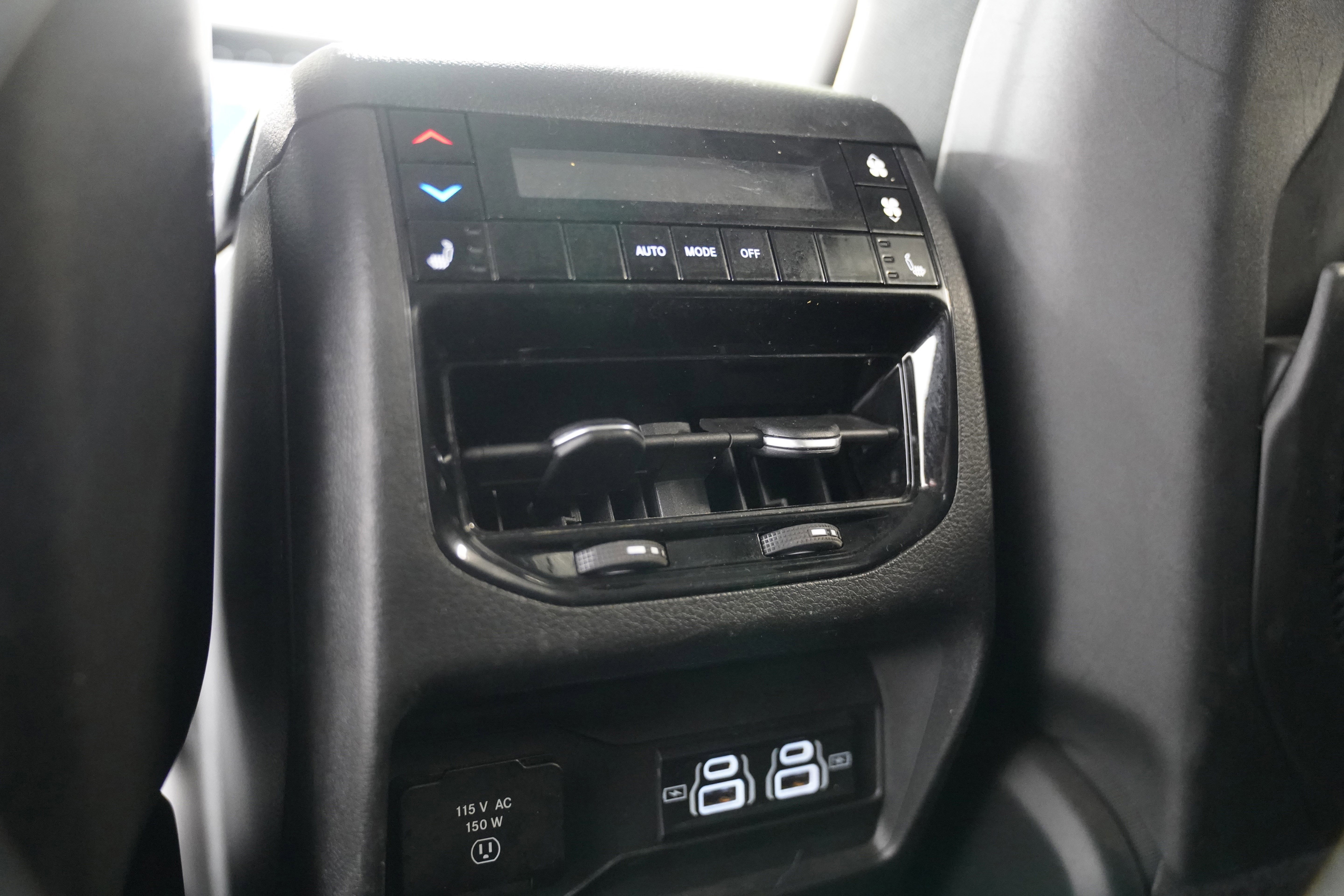 Certified 2023 Jeep Grand Cherokee L Limited AWD/4WD image 6