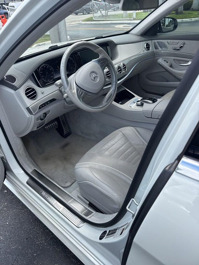 Used 2017 Mercedes-Benz S 550 Sedan image 4