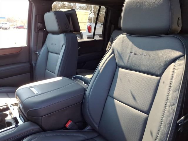 New 2026 GMC Yukon XL Denali w/ Denali Reserve Package image 7