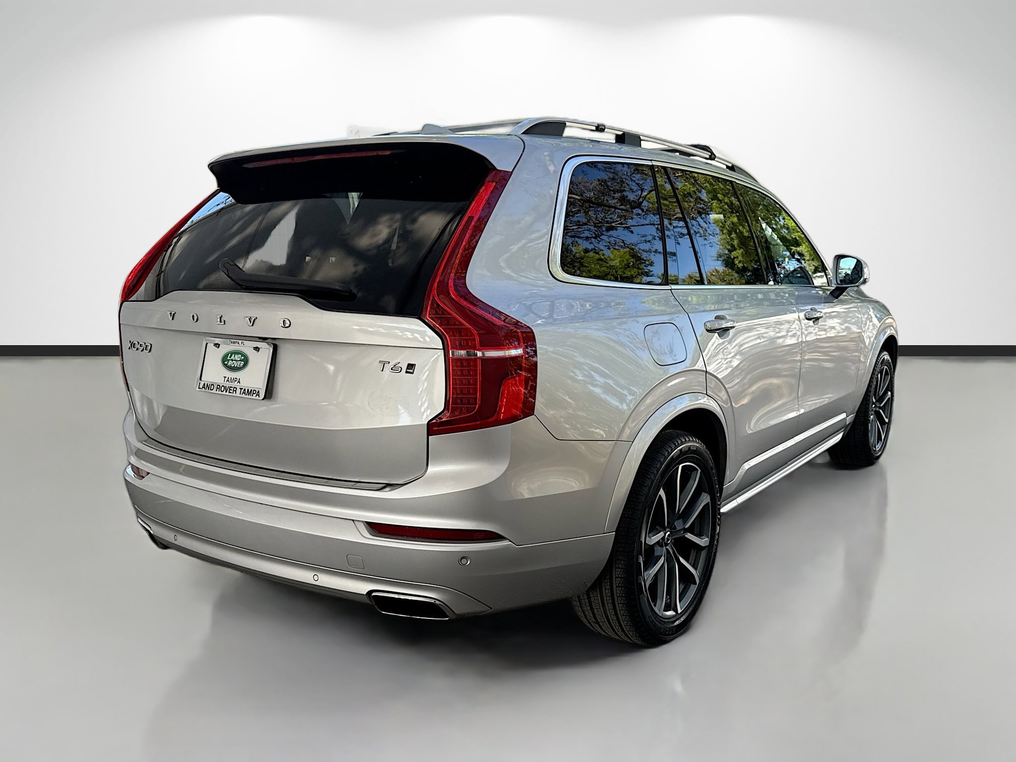 Used 2019 Volvo XC90 T6 Momentum w/ Protection Package Premier image 5