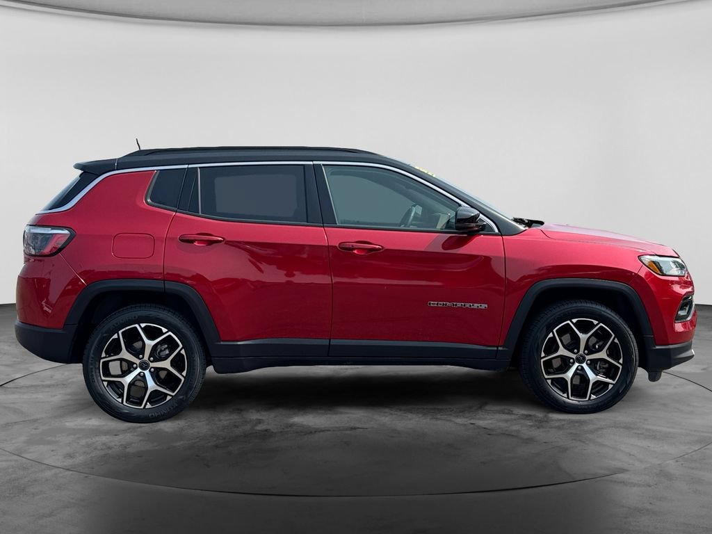 Used 2025 Jeep Compass Limited AWD/4WD image 9