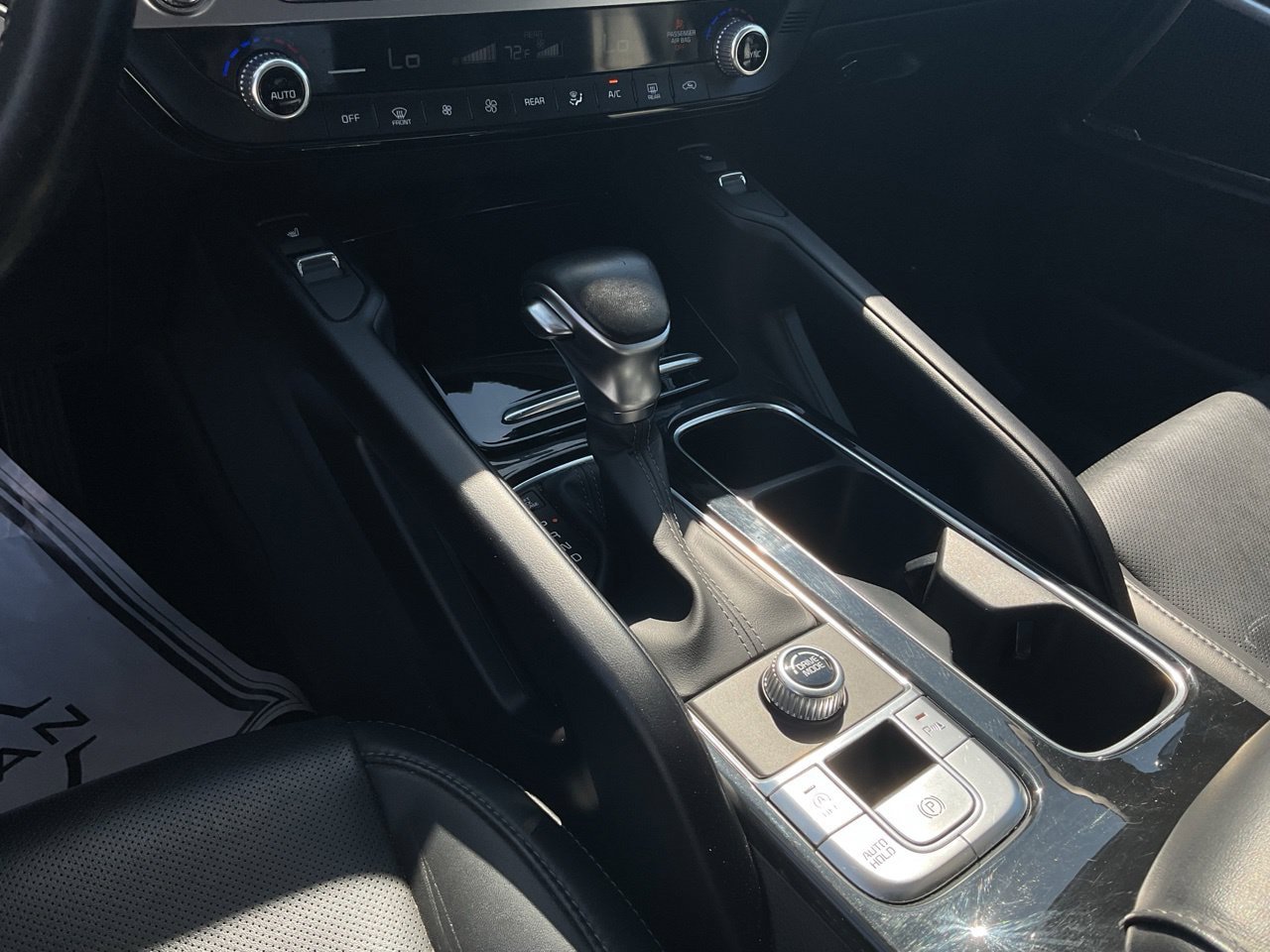 Used 2025 Kia Telluride S FWD image 28