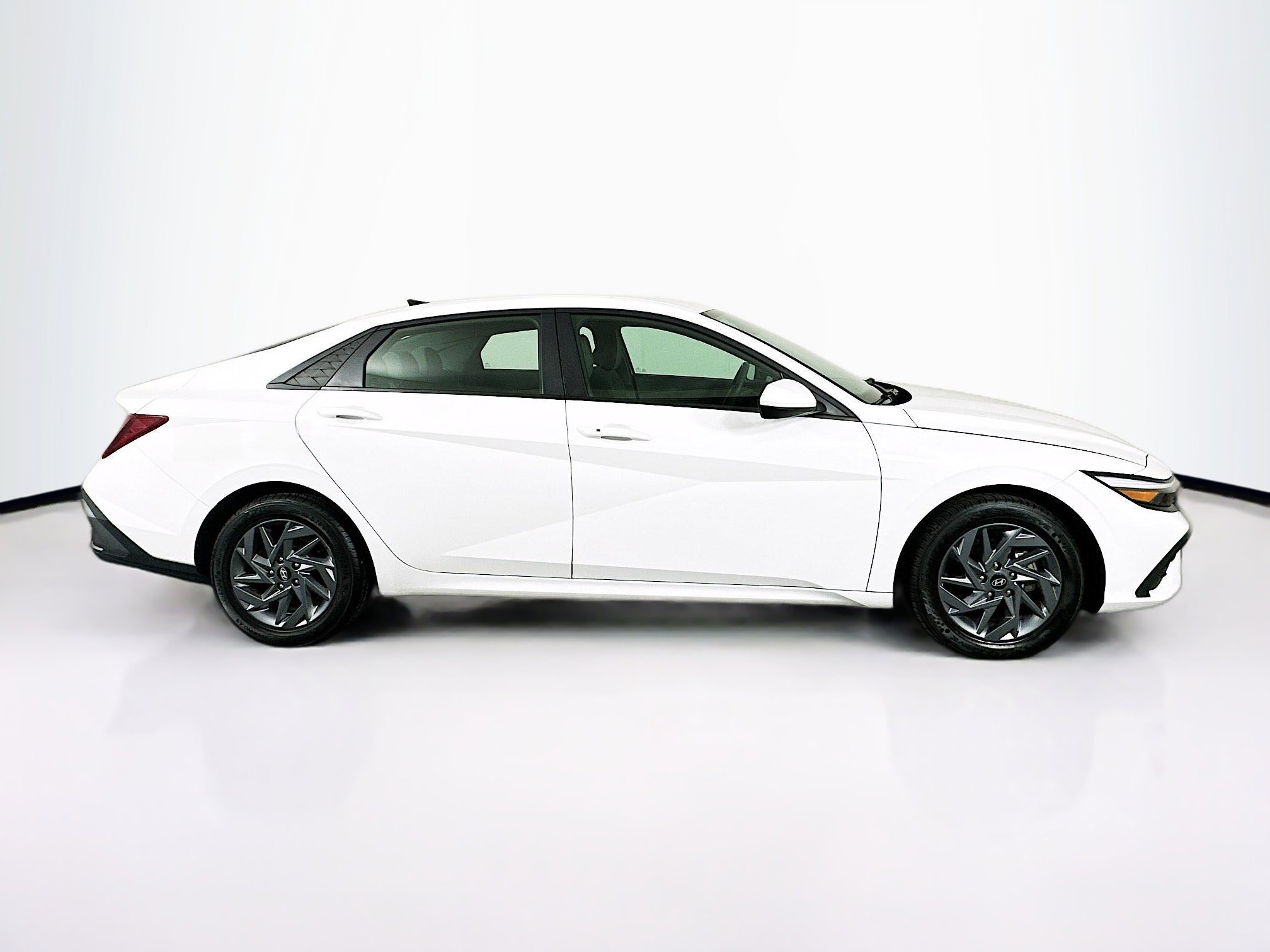 Used 2024 Hyundai Elantra SEL FWD image 10