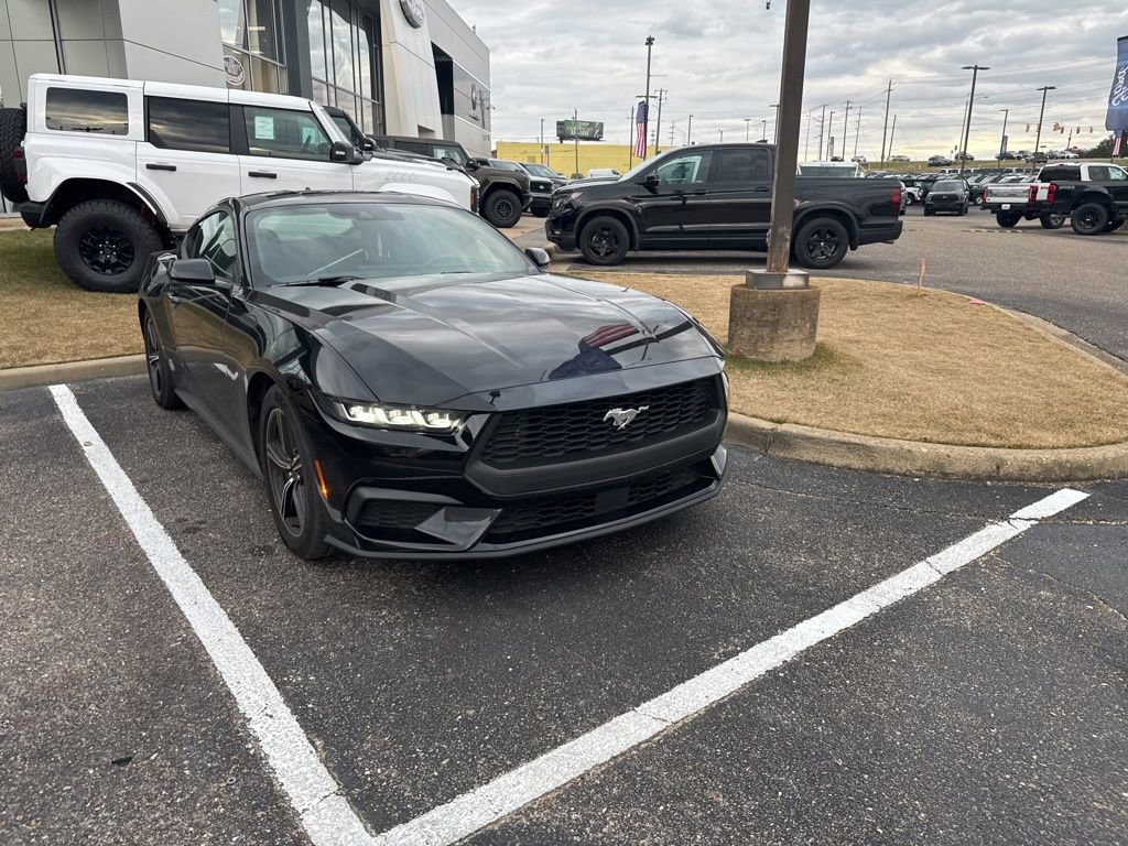 Used 2024 Ford Mustang Coupe image 2