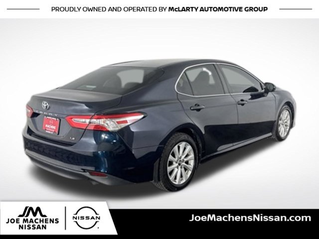 Used 2018 Toyota Camry LE FWD image 7