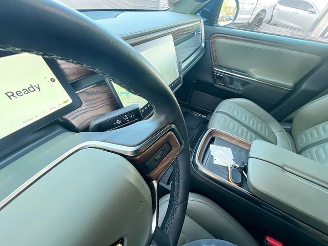 Used 2022 Rivian R1T Adventure image 24