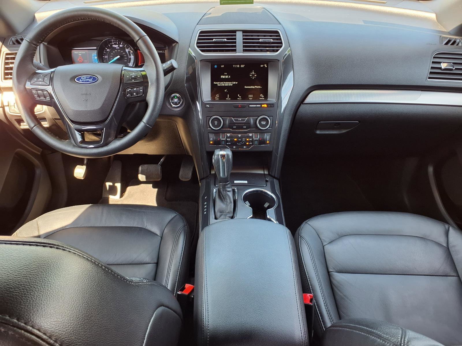 Used 2018 Ford Explorer XLT w/ Equipment Group 202A FWD image 10