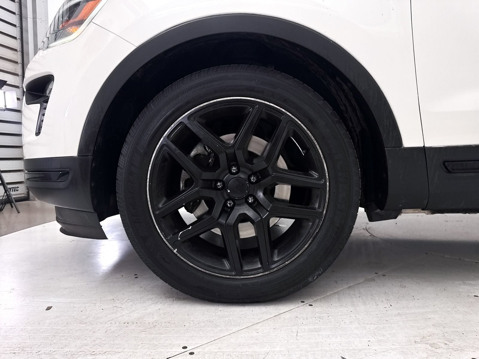 Used 2019 Ford Explorer Sport w/ Equipment Group 401A AWD/4WD image 17