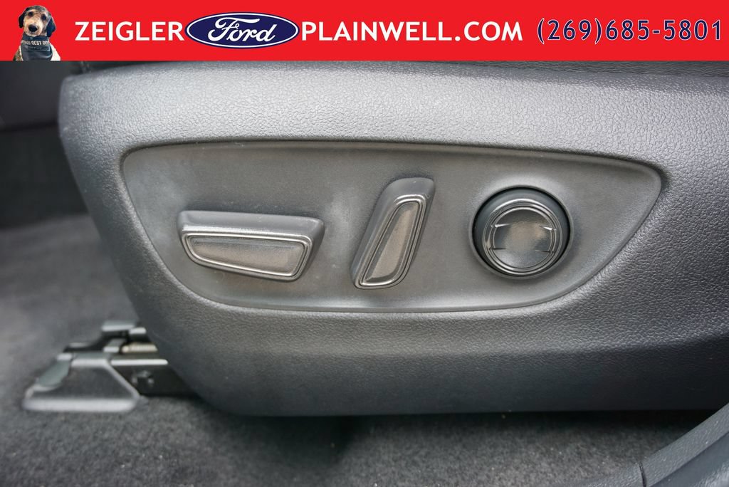 Used 2023 Toyota RAV4 Limited AWD/4WD image 19