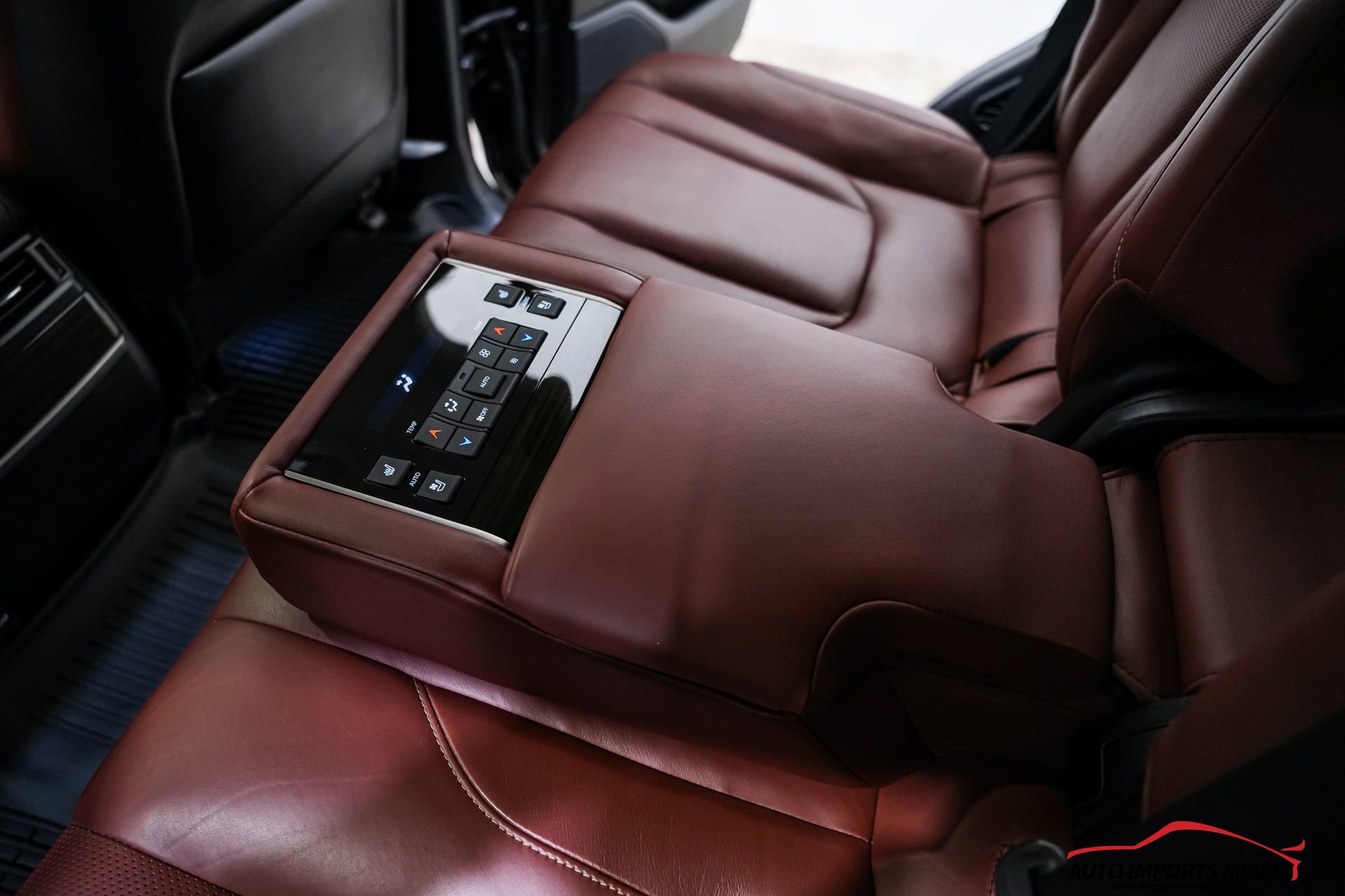 Used 2021 Lexus LX 570 4WD w/ Luxury Package image 64