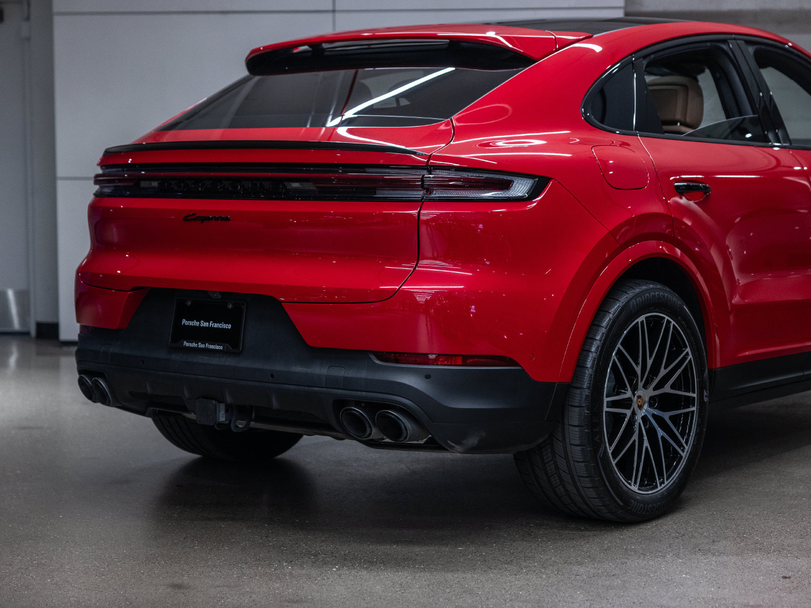 Certified 2025 Porsche Cayenne E-Hybrid Coupe AWD/4WD image 24