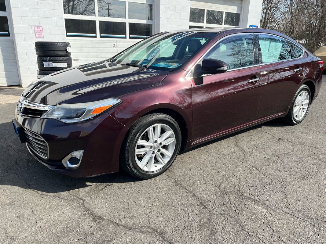 Used 2015 Toyota Avalon XLE Premium FWD image 3