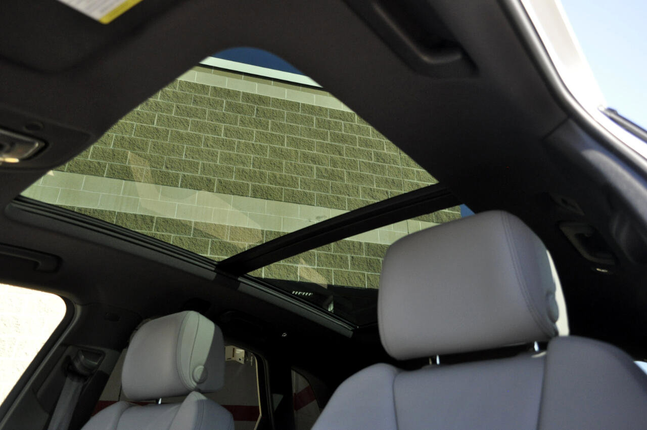 Used 2024 Audi SQ5 Prestige image 16